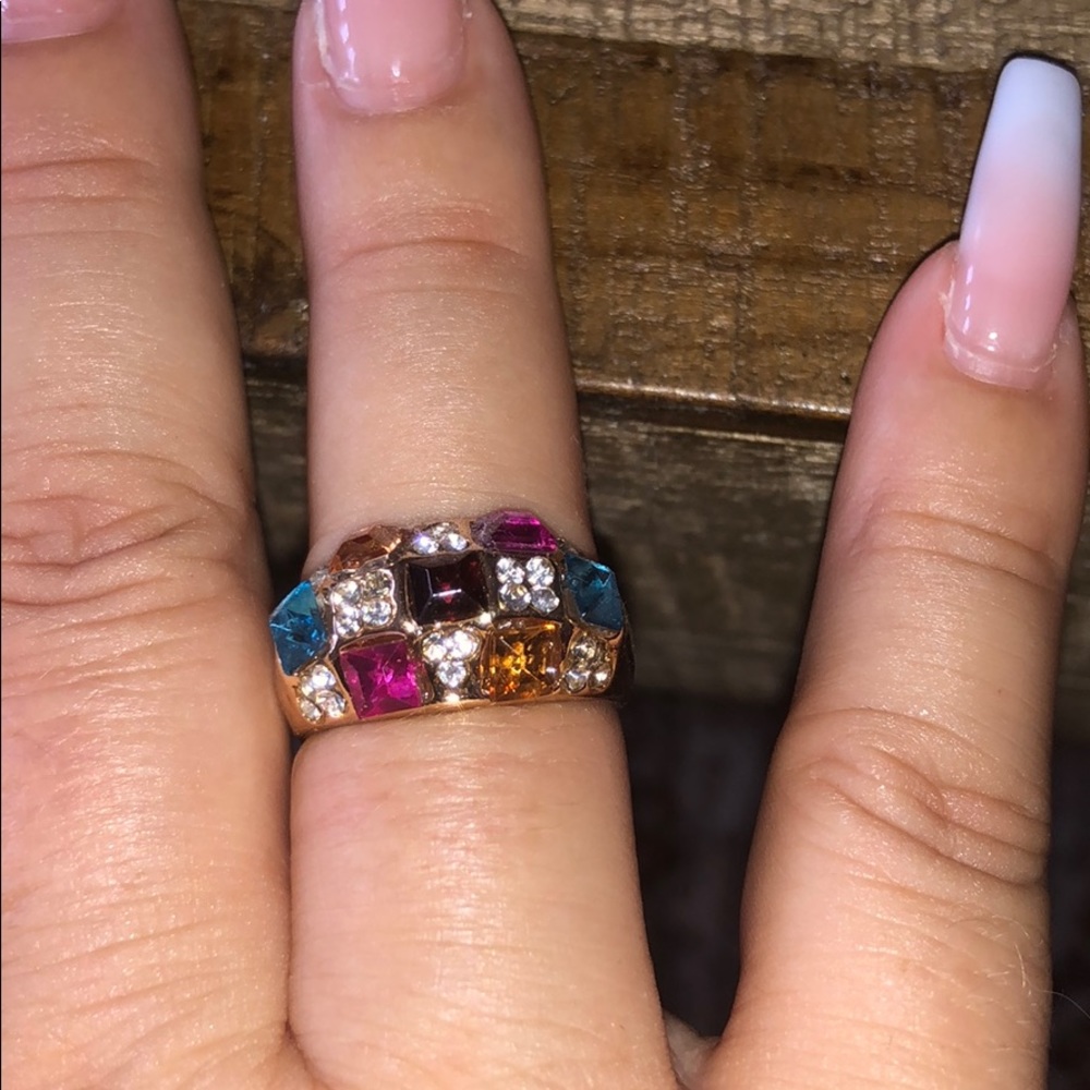 Colour stone ring